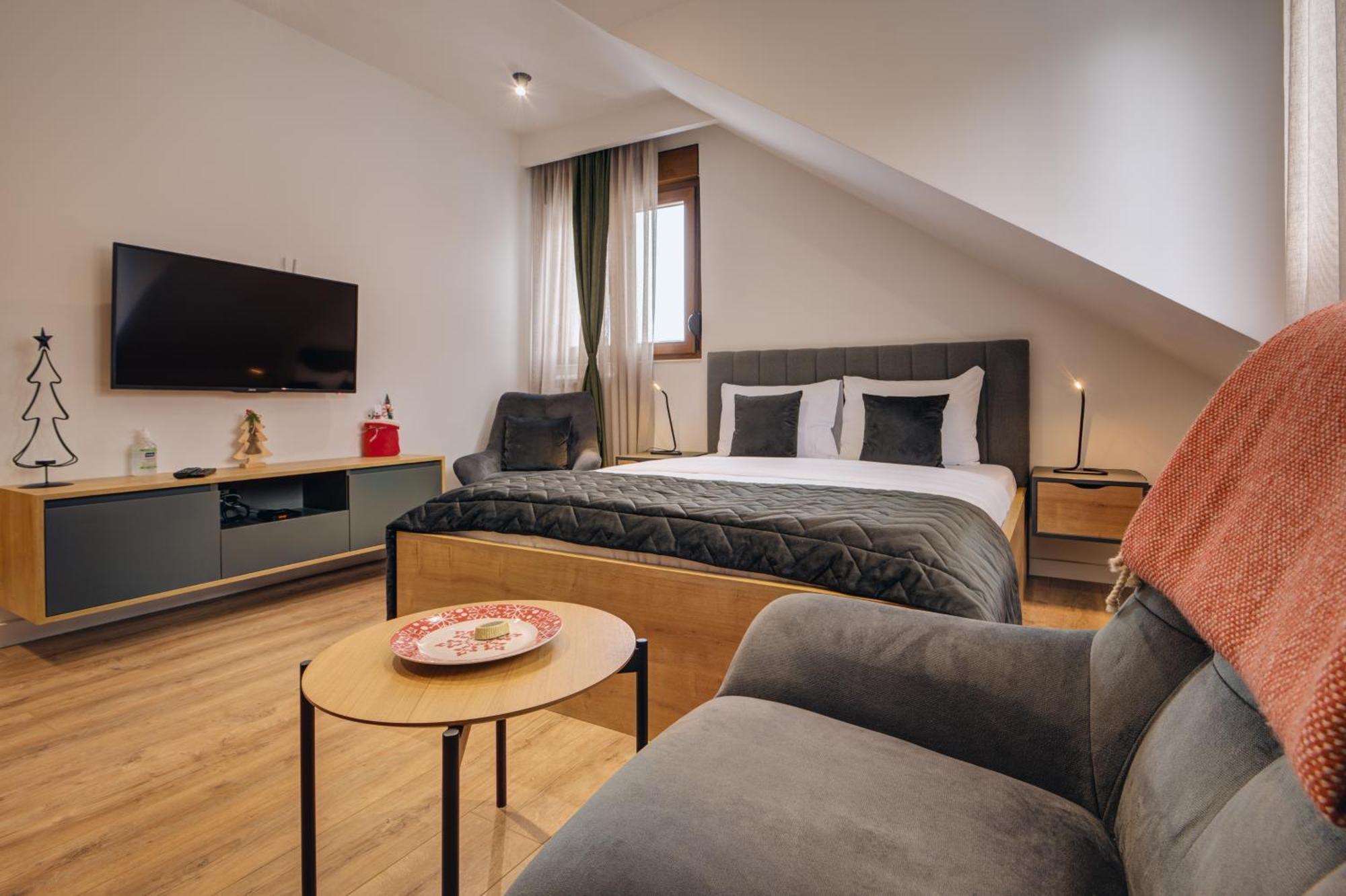 Apartmani Studio Proforma 콜라신 외부 사진